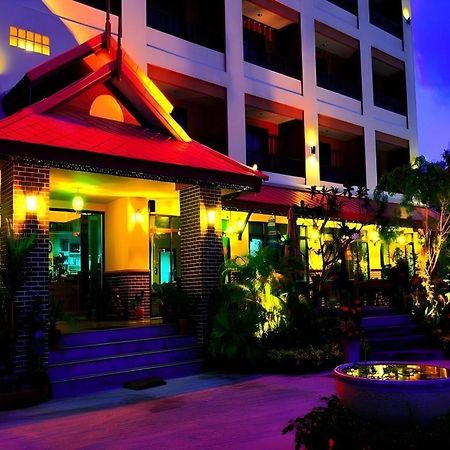 Rayong Lanna Hotel מראה חיצוני תמונה