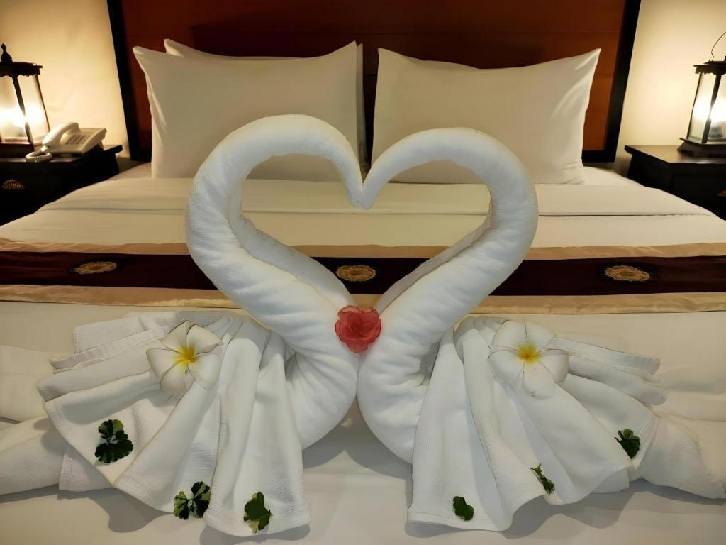 Rayong Lanna Hotel מראה חיצוני תמונה