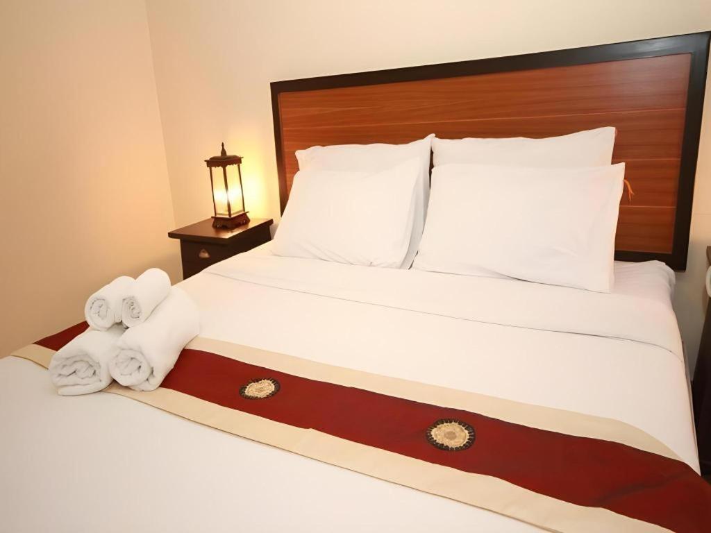 Rayong Lanna Hotel מראה חיצוני תמונה