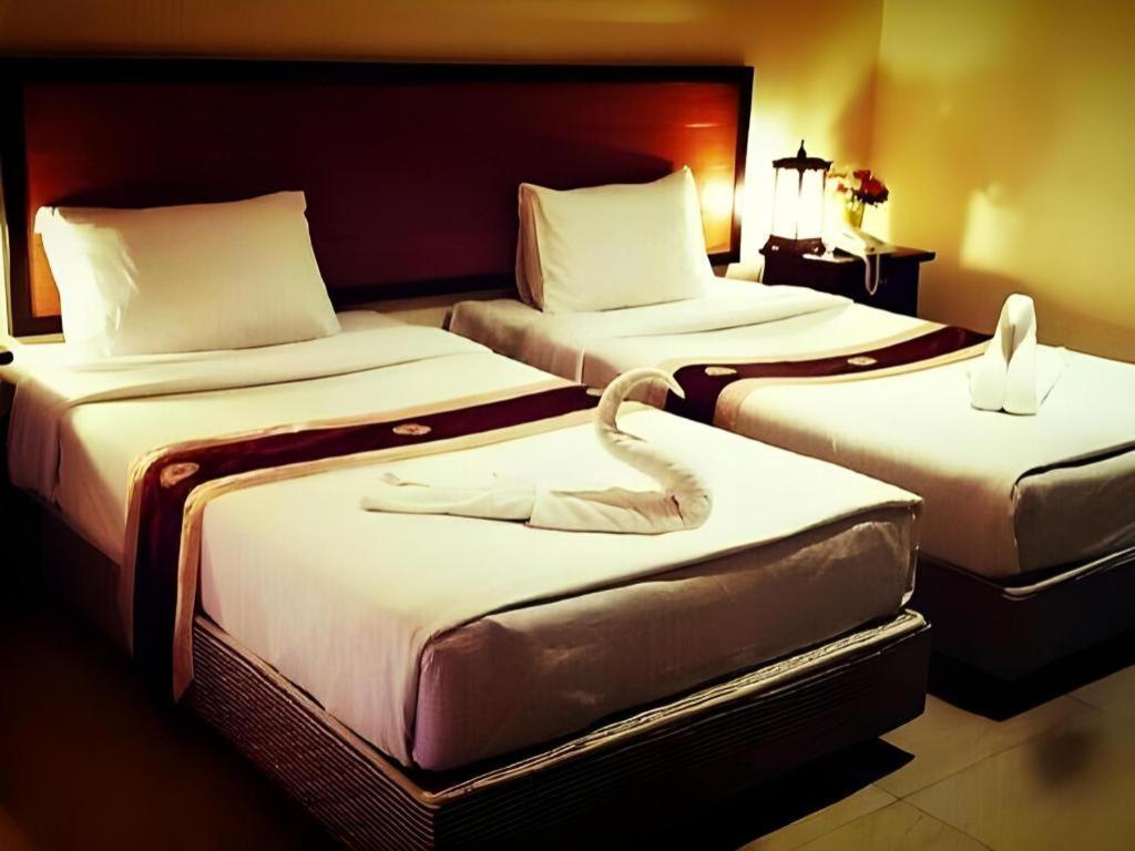 Rayong Lanna Hotel מראה חיצוני תמונה