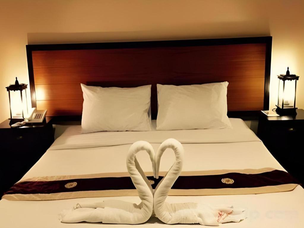 Rayong Lanna Hotel מראה חיצוני תמונה