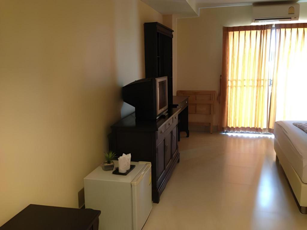 Rayong Lanna Hotel מראה חיצוני תמונה