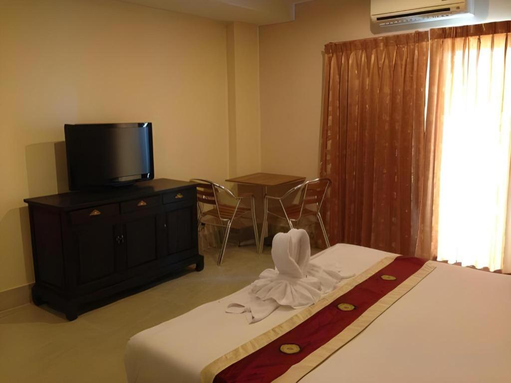 Rayong Lanna Hotel מראה חיצוני תמונה