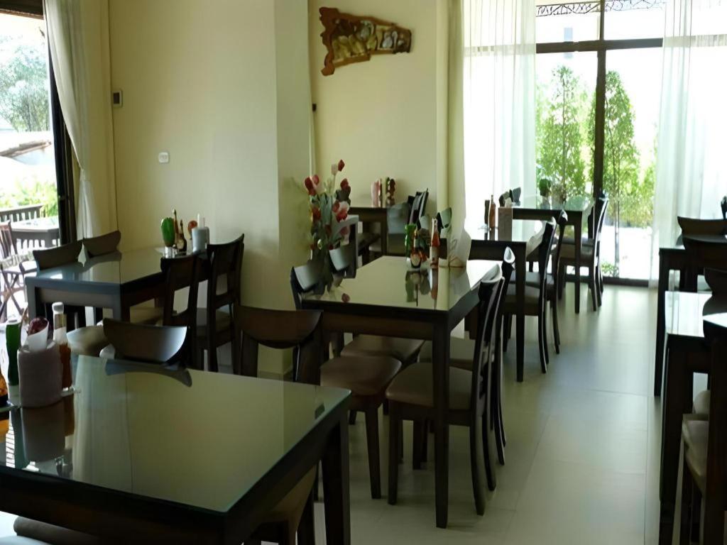 Rayong Lanna Hotel מראה חיצוני תמונה