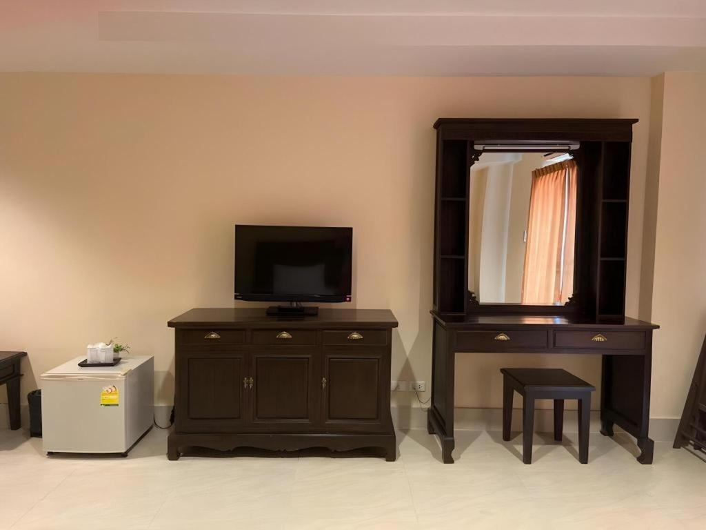 Rayong Lanna Hotel מראה חיצוני תמונה