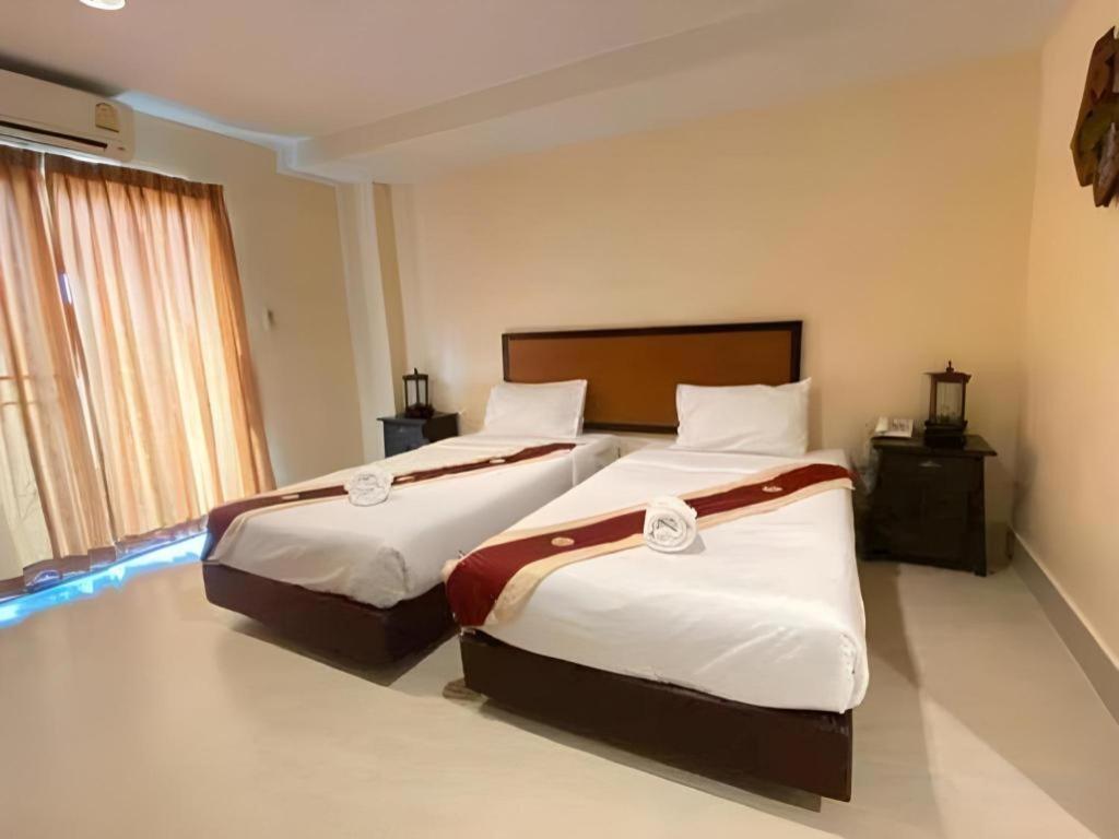 Rayong Lanna Hotel מראה חיצוני תמונה