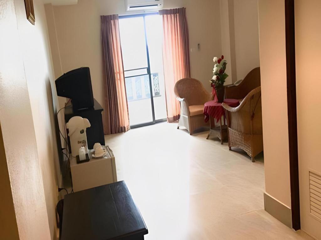 Rayong Lanna Hotel מראה חיצוני תמונה