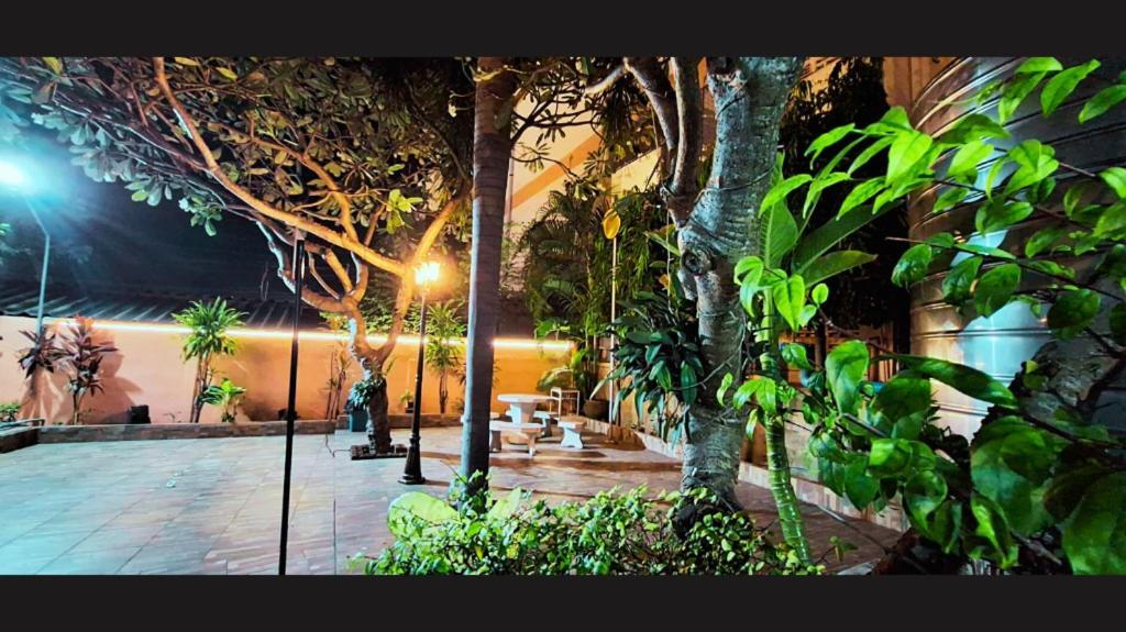 Rayong Lanna Hotel מראה חיצוני תמונה