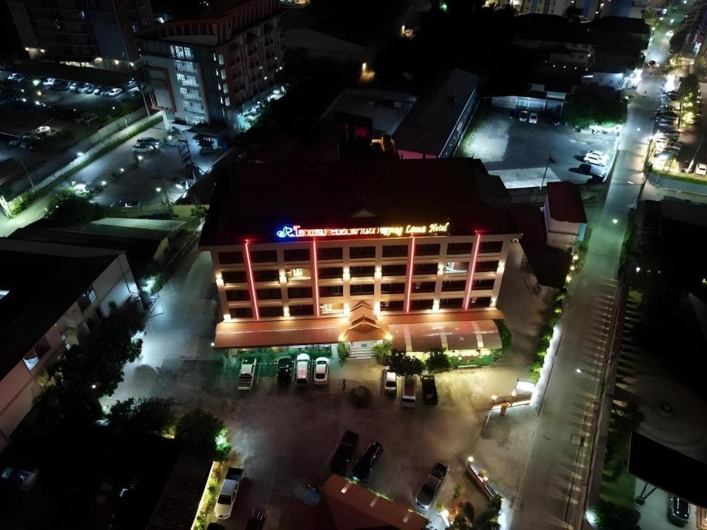 Rayong Lanna Hotel מראה חיצוני תמונה