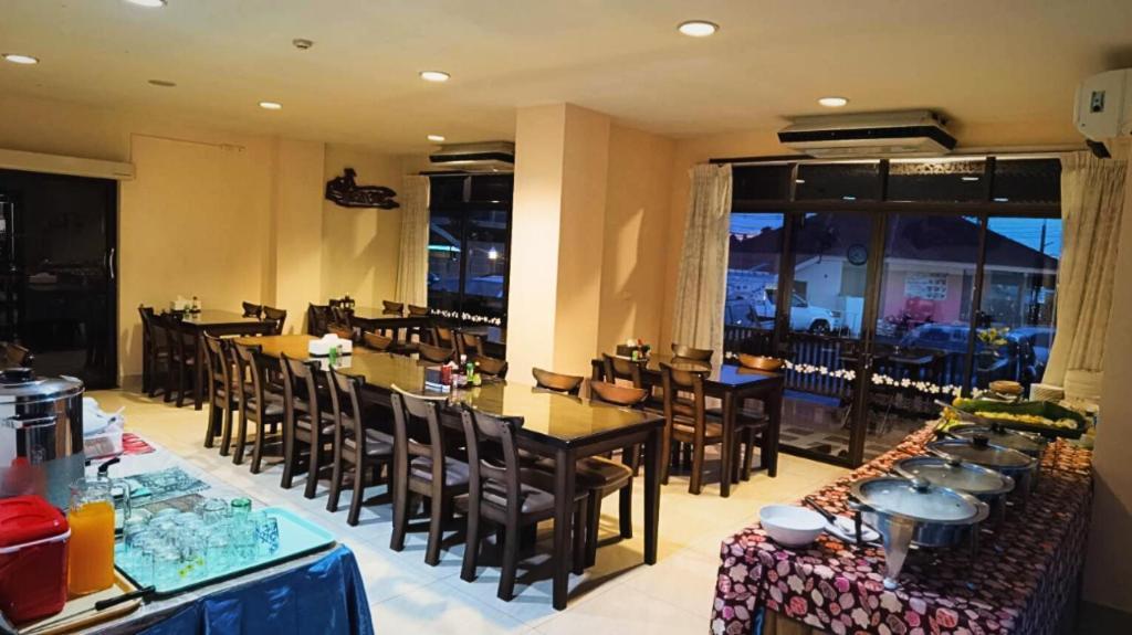 Rayong Lanna Hotel מראה חיצוני תמונה