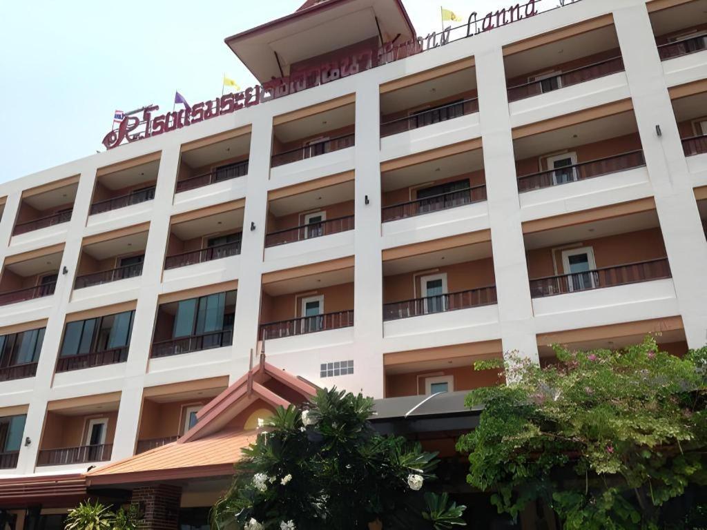Rayong Lanna Hotel מראה חיצוני תמונה