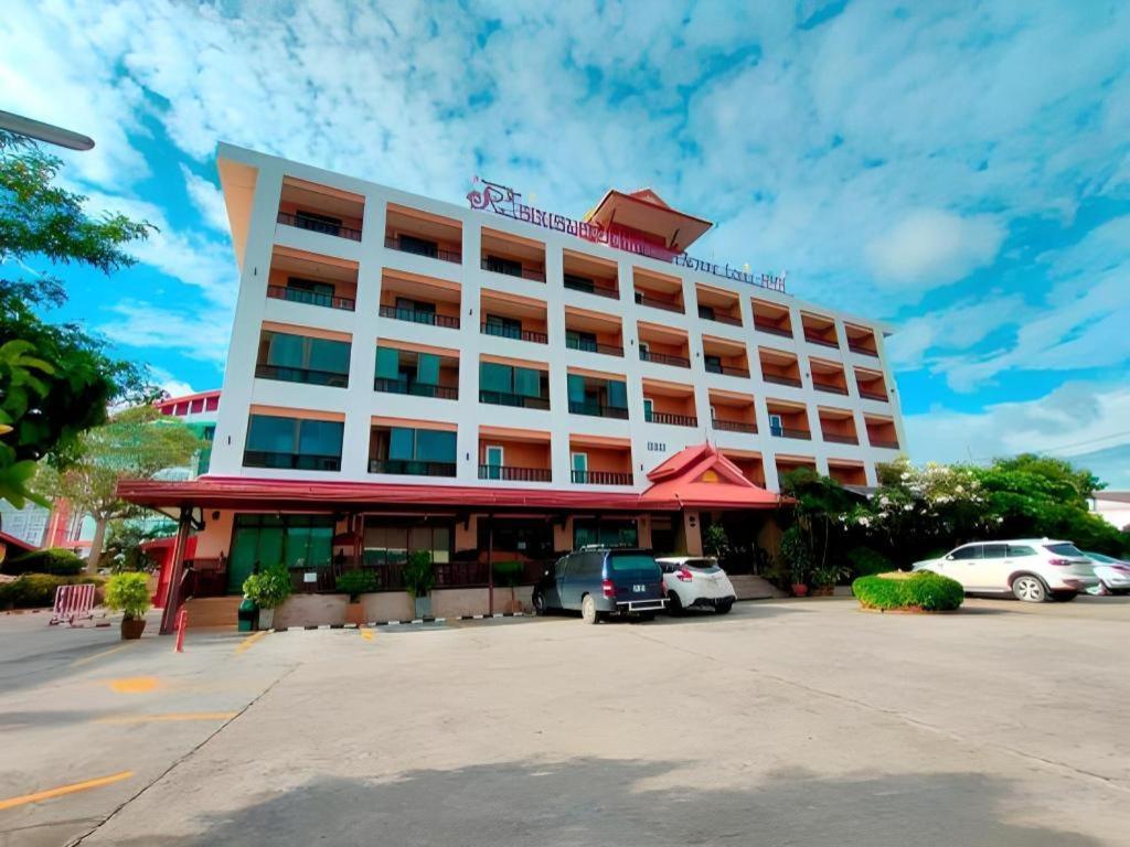Rayong Lanna Hotel מראה חיצוני תמונה