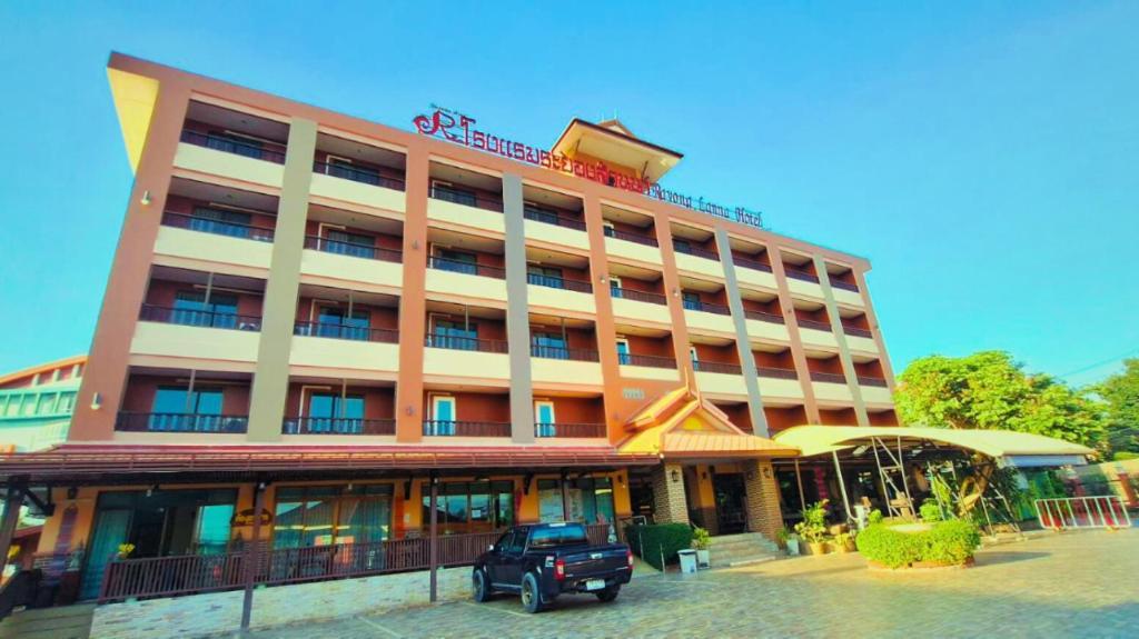 Rayong Lanna Hotel מראה חיצוני תמונה