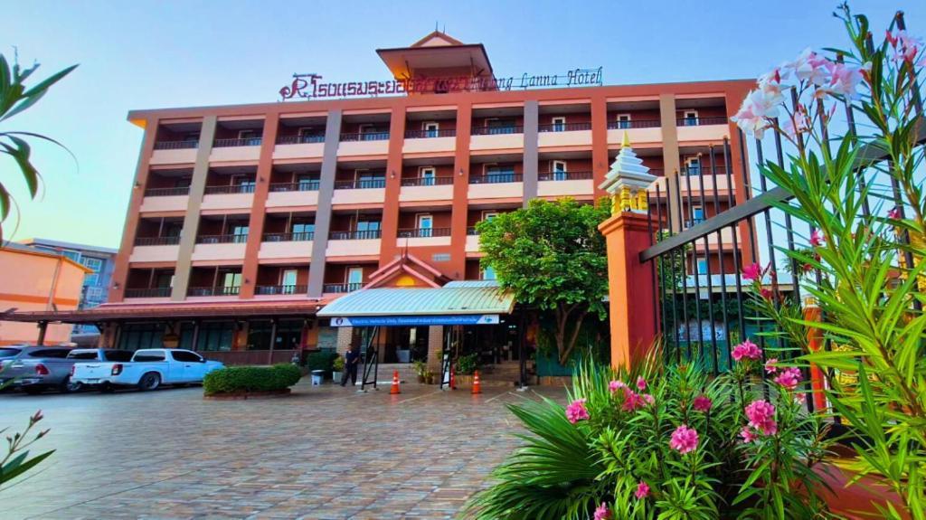 Rayong Lanna Hotel מראה חיצוני תמונה
